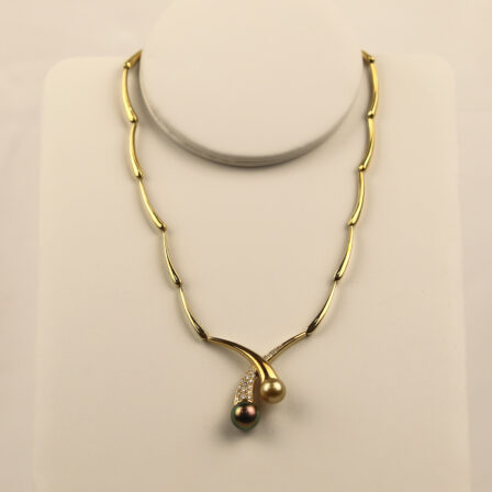 Collier création or, perles et diamants