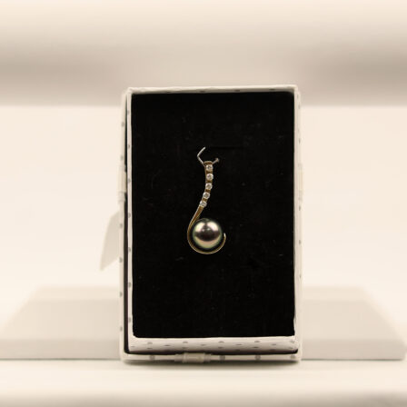 Pendentif or hameçon