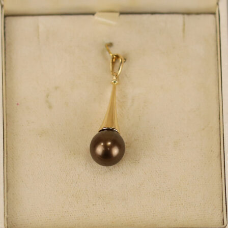 Pendentif or jaune et perle de Tahiti "cuivrée"