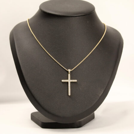 Collier croix longue diamantée