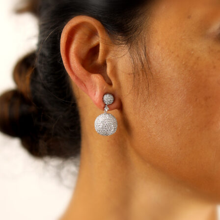 Boucles d'oreilles pendantes "Boules de diamants"