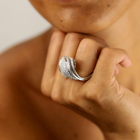 Bague "Vague" en diamants et or blanc 18 K