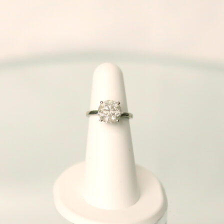 Bague solitaire 3,50 Carats monté sur or blanc 14K