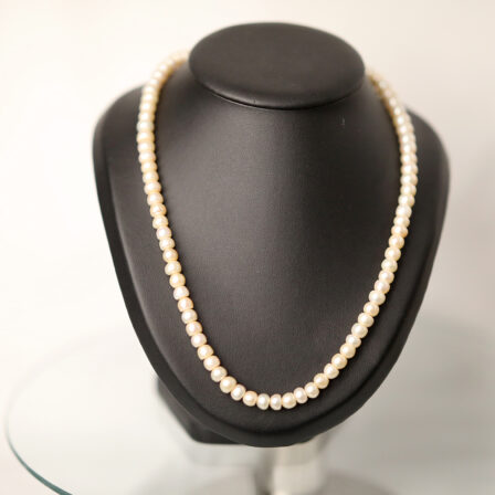 Collier de perles blanches Akoya (55 cm)