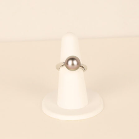 ROBERT WAN - Bague en argent montée avec une perle de Tahiti de 11,5 mm ronde