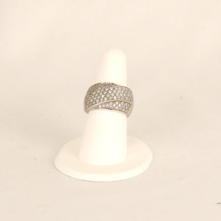 Bague pavage de diamants et or gris