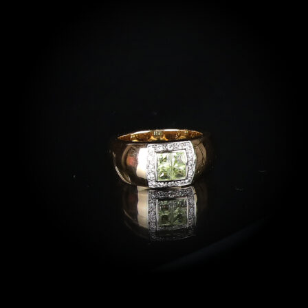 Bague en or jaune avec péridots et diamants