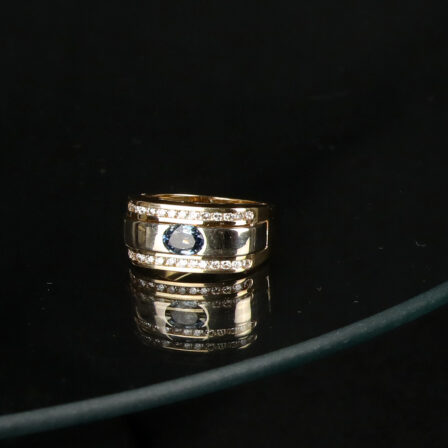 Bague jonc large en or jaune et blanc, saphir et diamants