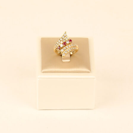 Bague sertie diamants et rubis