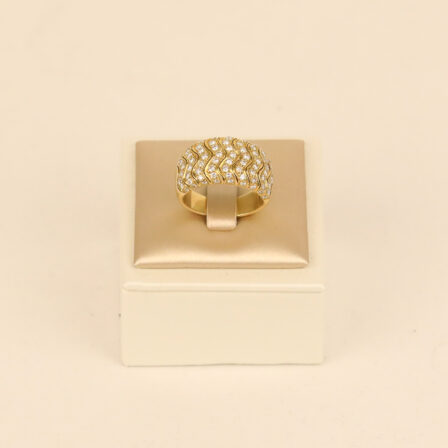 Bague or jaune pavage en vague de diamants