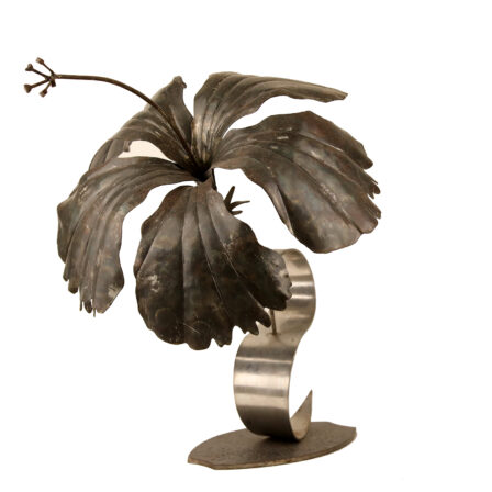 Sculpture sur métal frappé - Fleur d'hibiscus