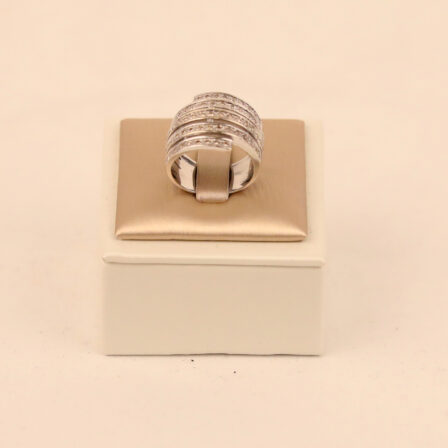 Bague 4 rangs de diamants en or blanc