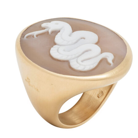 POMELLATO - Bague signet en or rose 18 carats avec camée en forme de serpent Eva